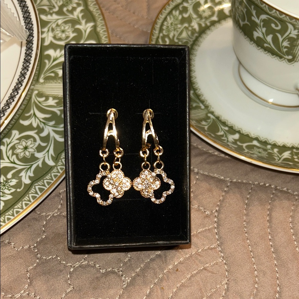 Elegant Gold and Crystal Dangle Earrings
